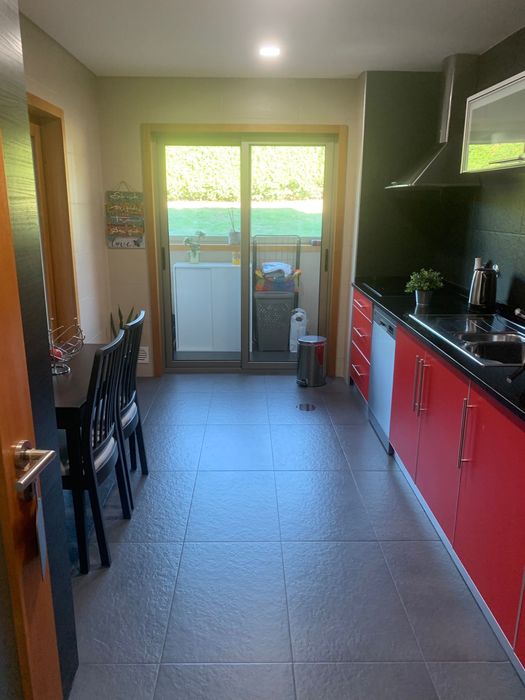 Apartamento Moderno T2 + Garagem fechada + 2 Varandas Exteriores