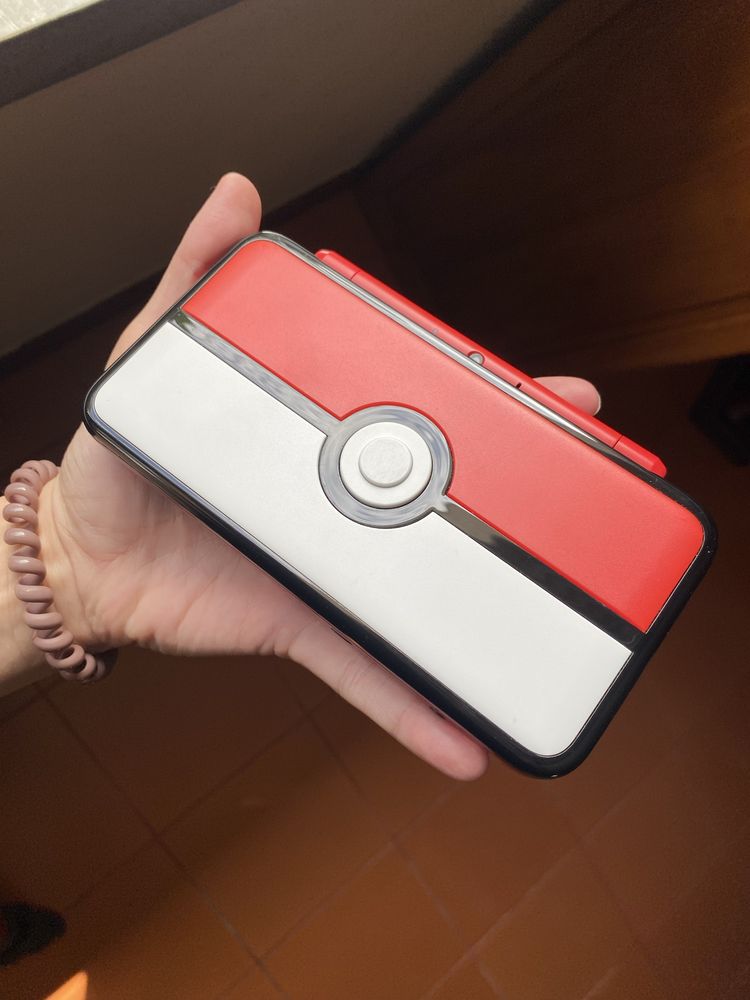 Nintendo 2dsxl pokeball