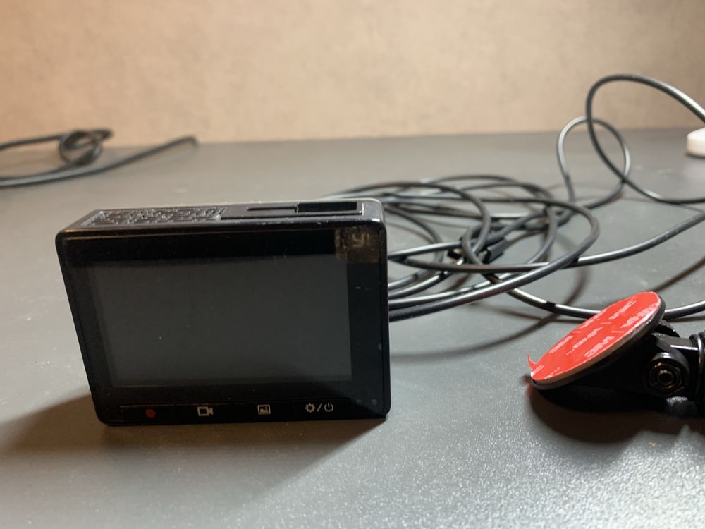 Видеорегистратор Xiaomi Yi Smart Dash Camera
