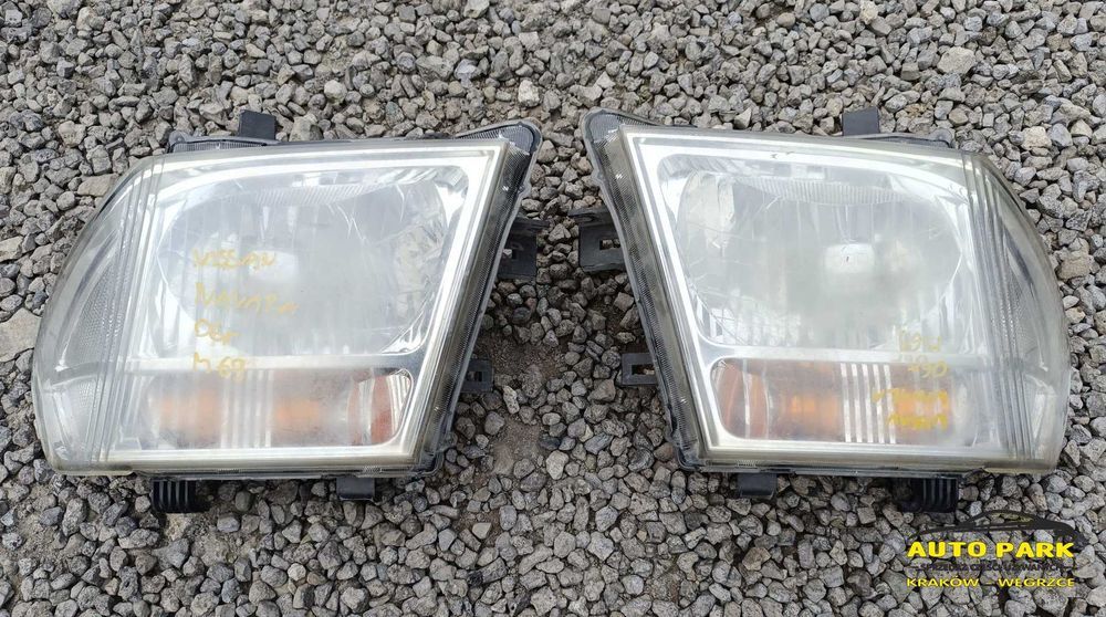 Nissan Navara 2006 Lampy przód lampa lewa prawa