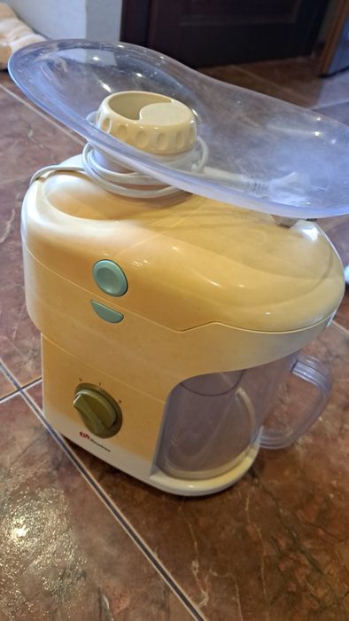 Соковыжималка Binatone работает