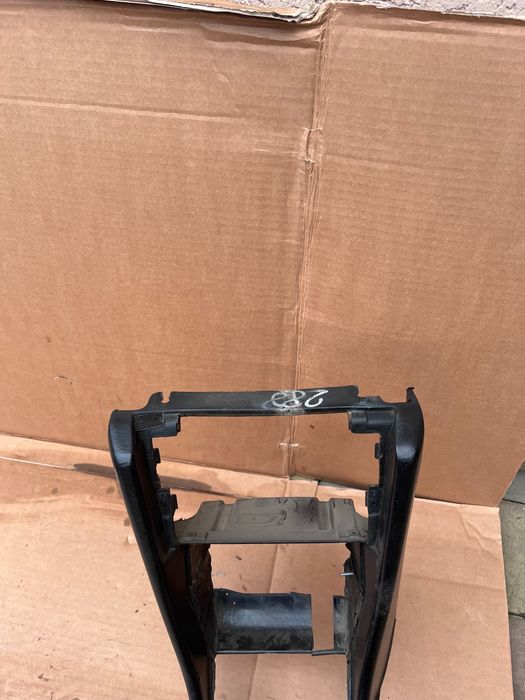 Консоль на 124 мерседес