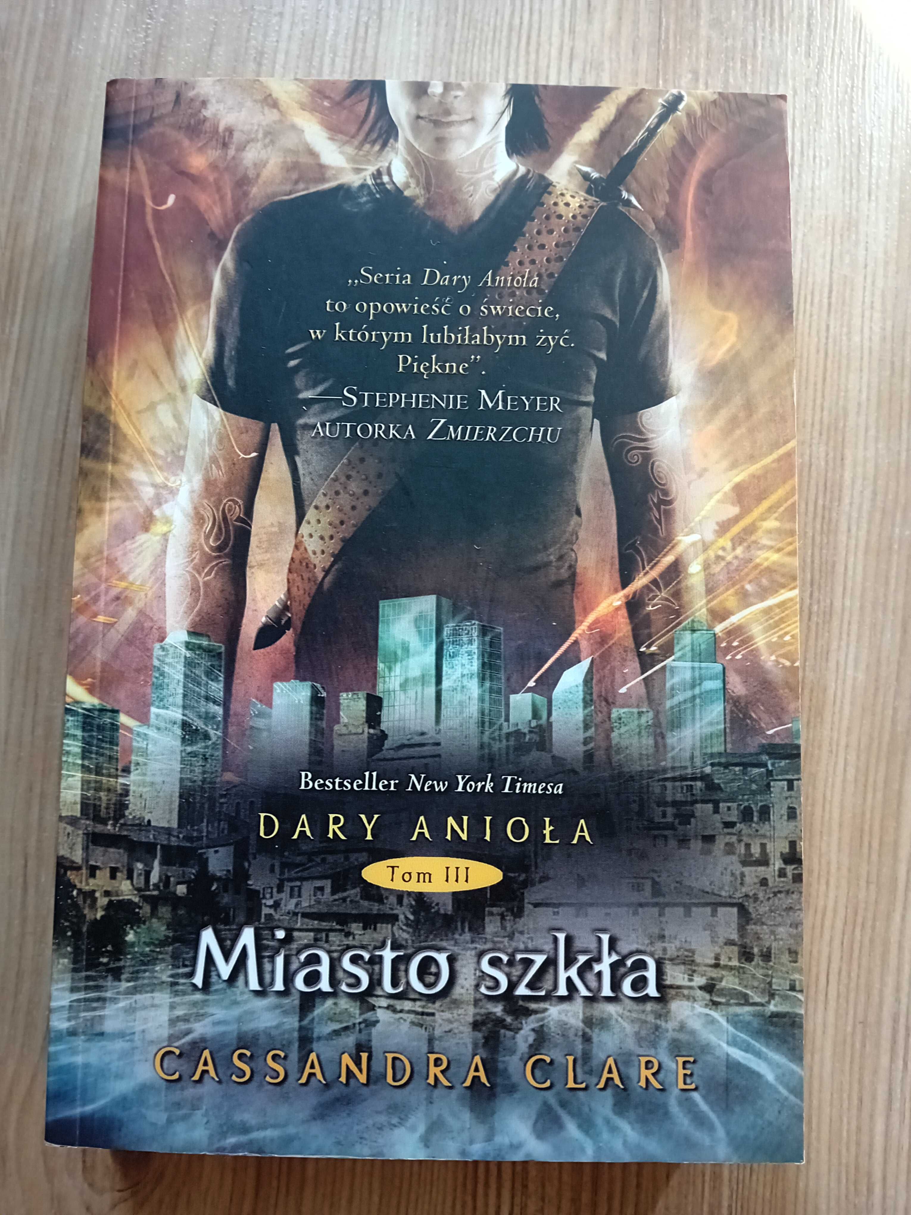 cassandra clare miasto szkla dary anioła