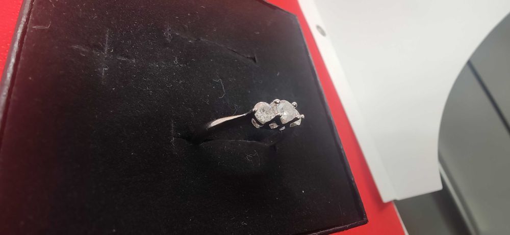 Złoty pierścionek z brylantami 0.50ct, certyfikat