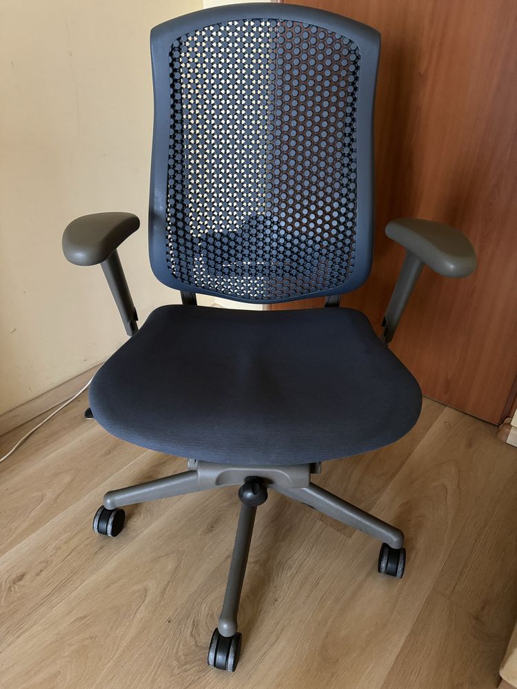 Fotel biurowy Herman Miller Celle krzeslo obrotowe