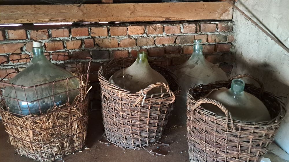 Cztery dymiony  duże.