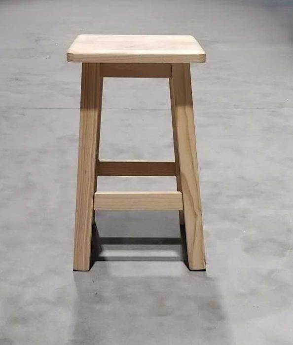 Banco em Madeira - NOVO