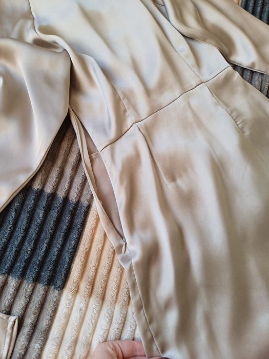 Платье шёлковое светло бежевое