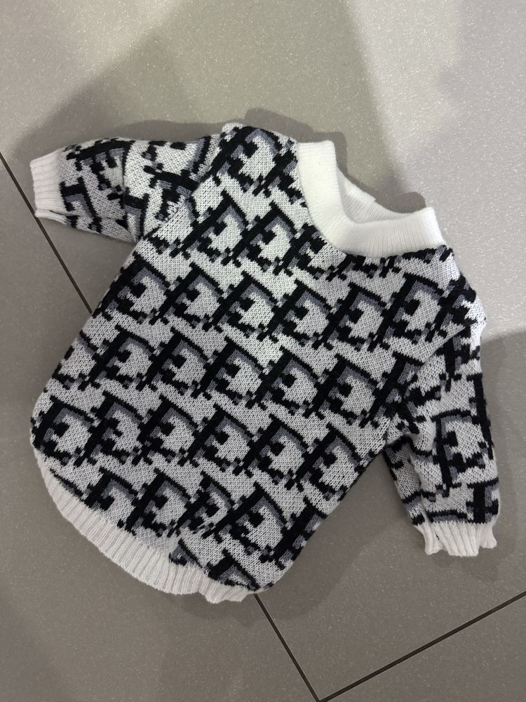Sweterek dla psa dior S