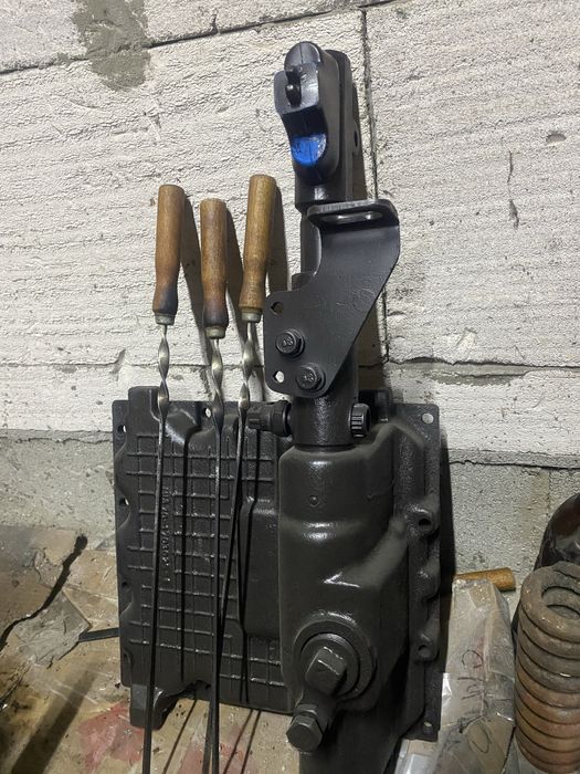 Бокова Куліса МТЗ-82/892. Кришка КПП Нового Зразку МТЗ, Оригінал.