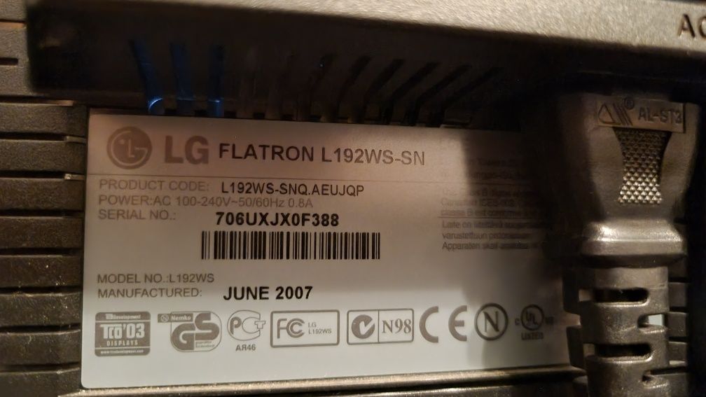 MONITOR lg 19 cali