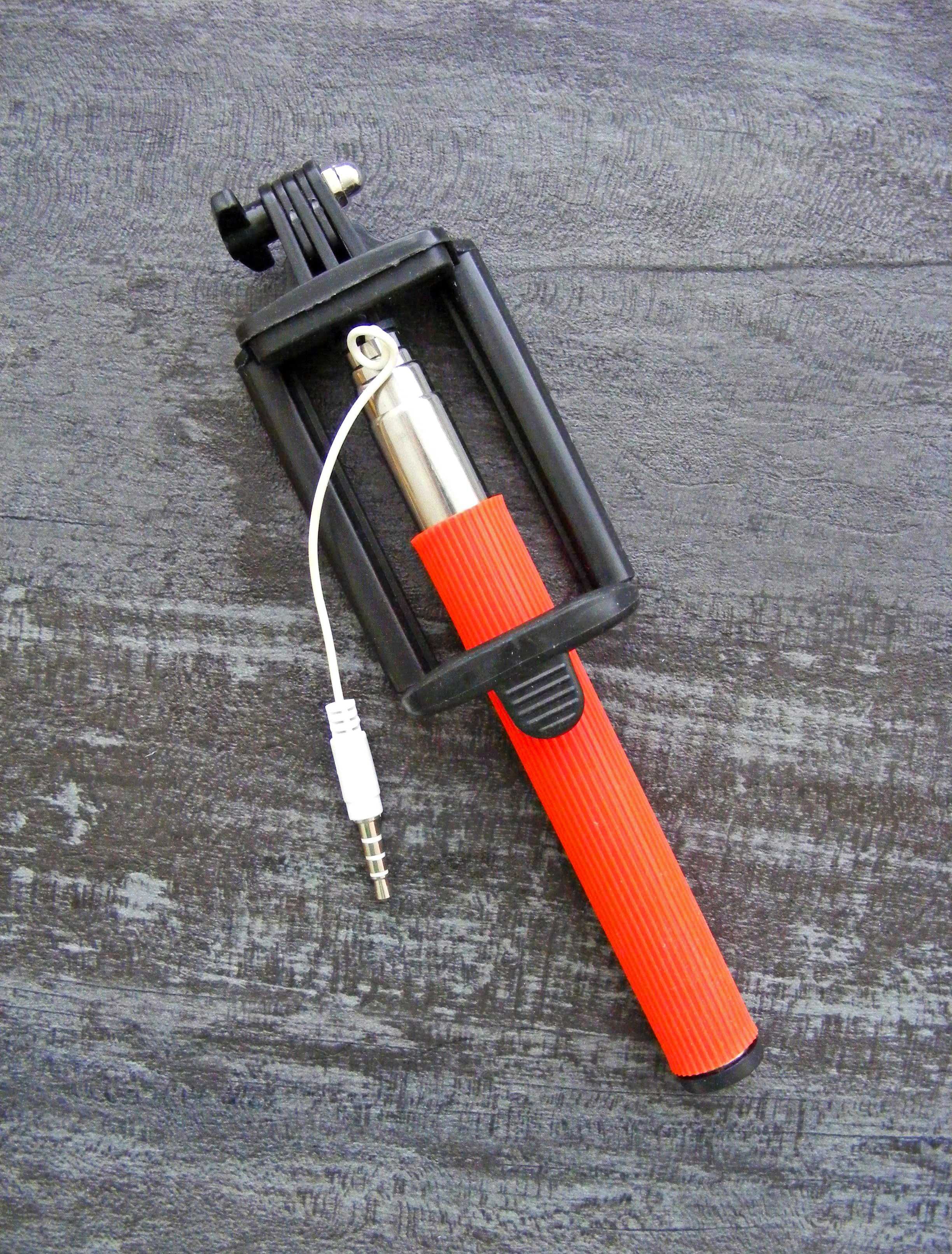 Селфи-палка монопод для селфи телескопический черный красный