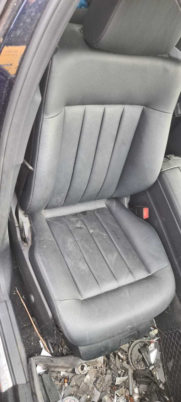 Fotele Komplet Skóry Mercedes W212 S212 Kombi Boczki Kanapa Czarne