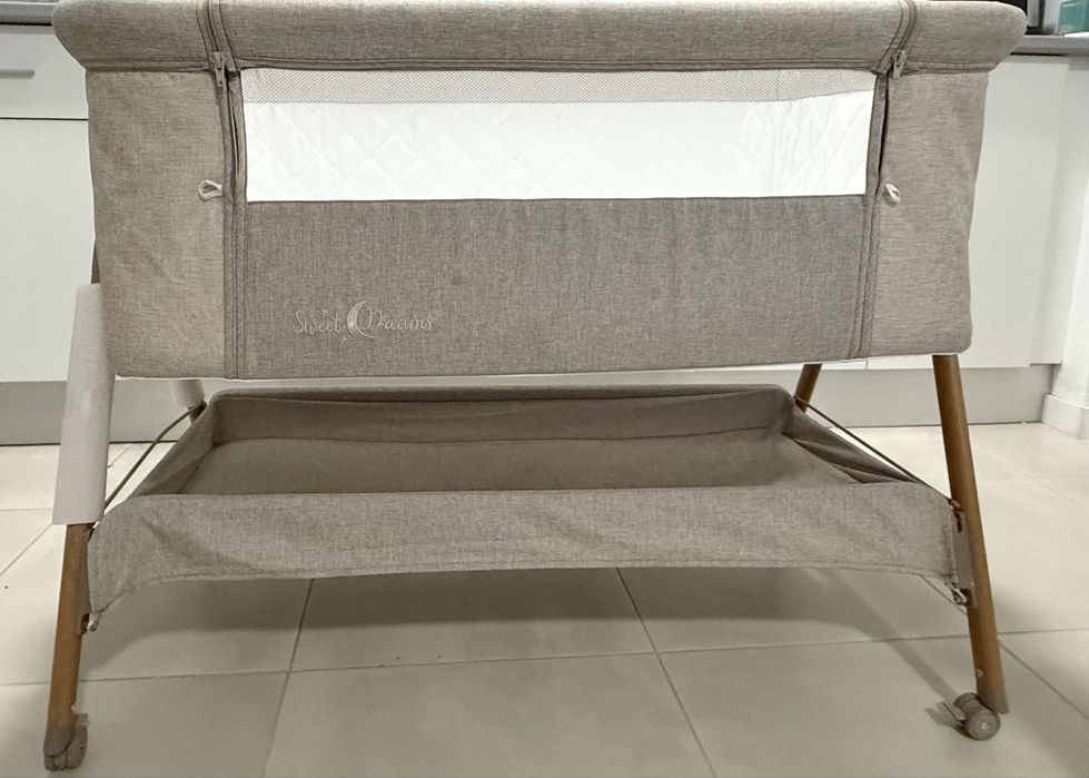 Berço Co-Sleeping com Rodas de Borracha Bem Dreams By CHIPOLINO