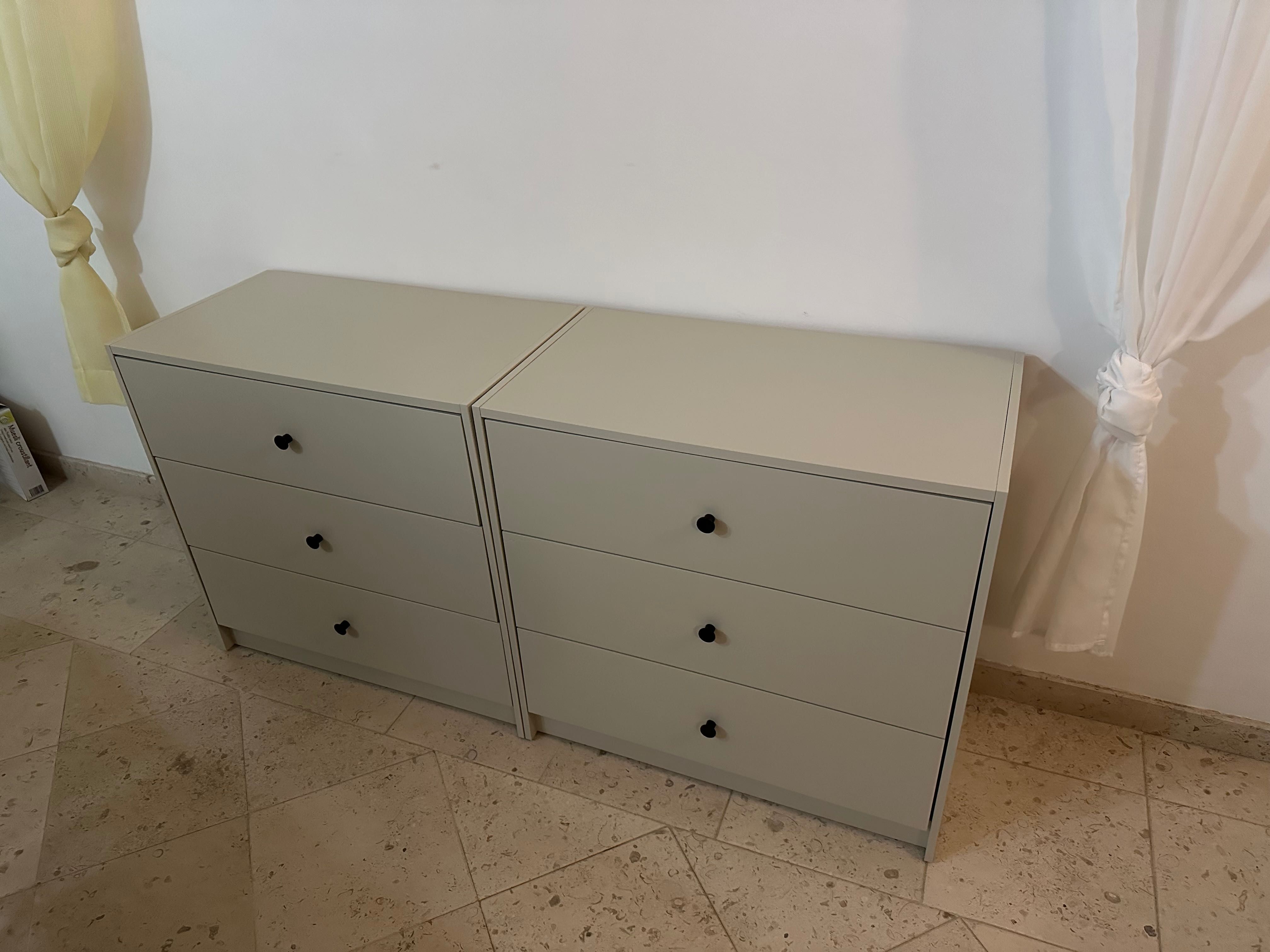 2 Cómoda c/3 gavetas, bege claro, 69x67 cm