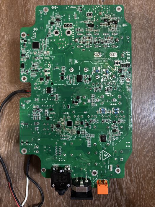 Продам плату инвертора  Ecoflow Delta 2 не рабочая.