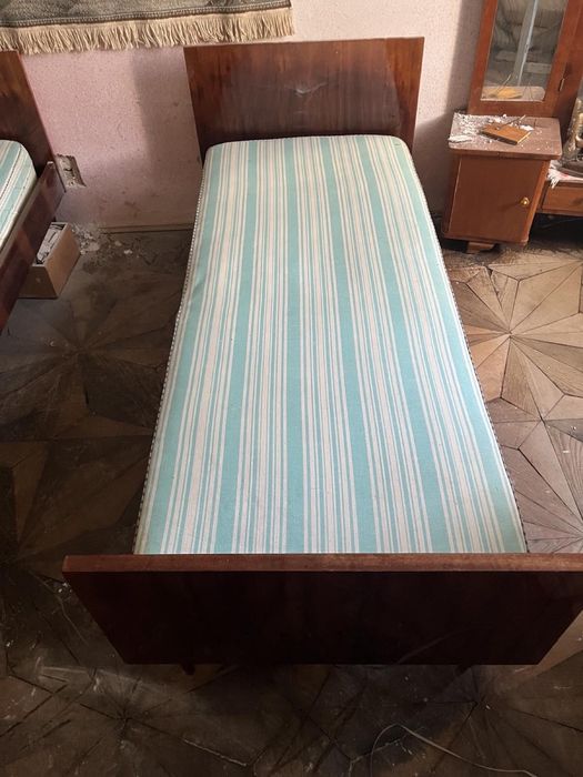 Ліжко односпальне