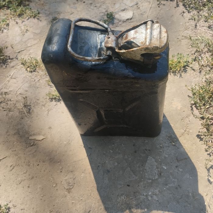 Продам канистру металлическую 5 л производства СССР