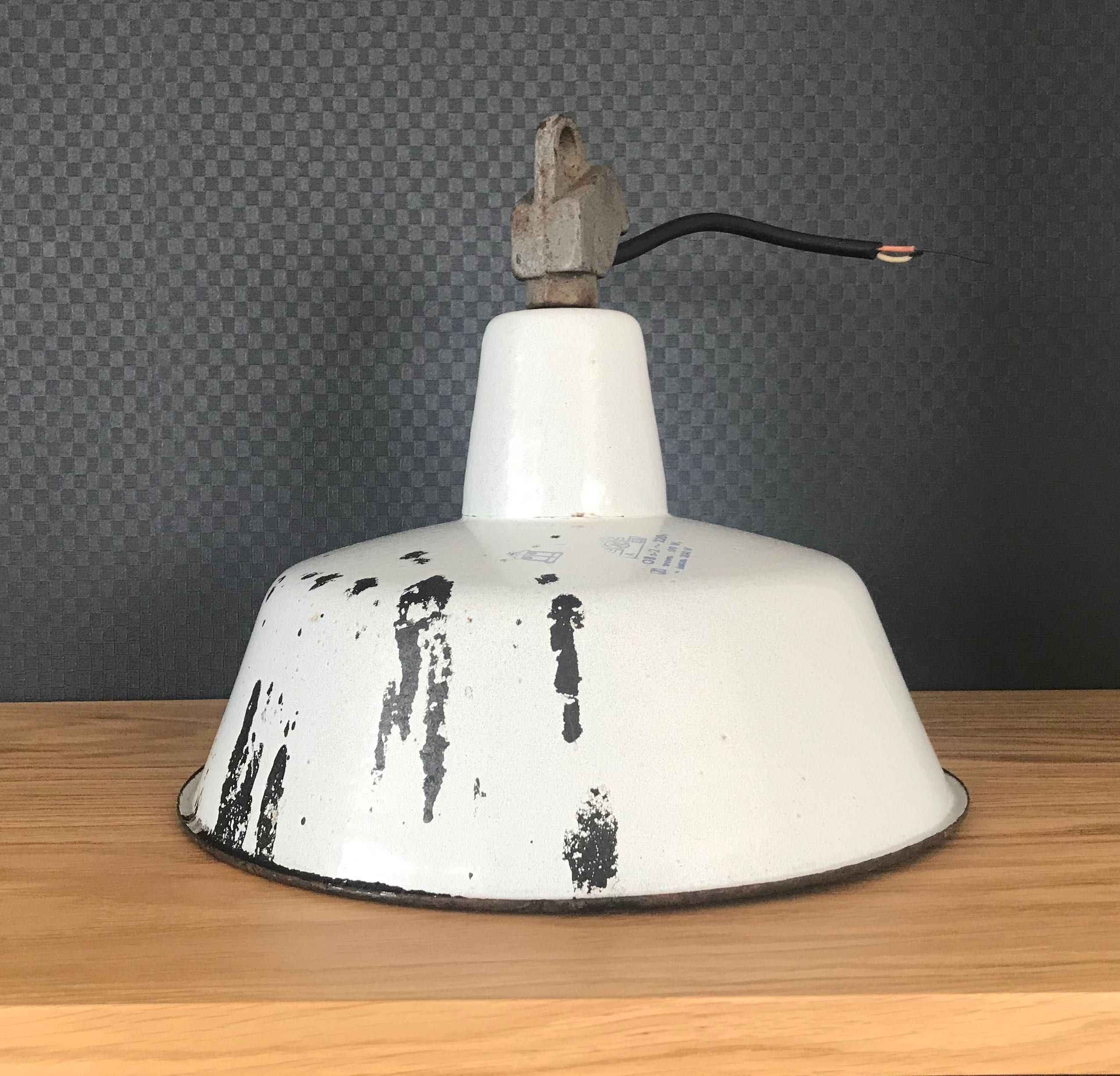 Lampa wisząca industrialna PRL zaos obs 2