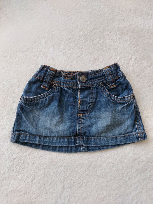 Urocza mini spódniczka jeansowa