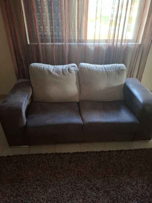 Sofá sala estar com 2 pufes