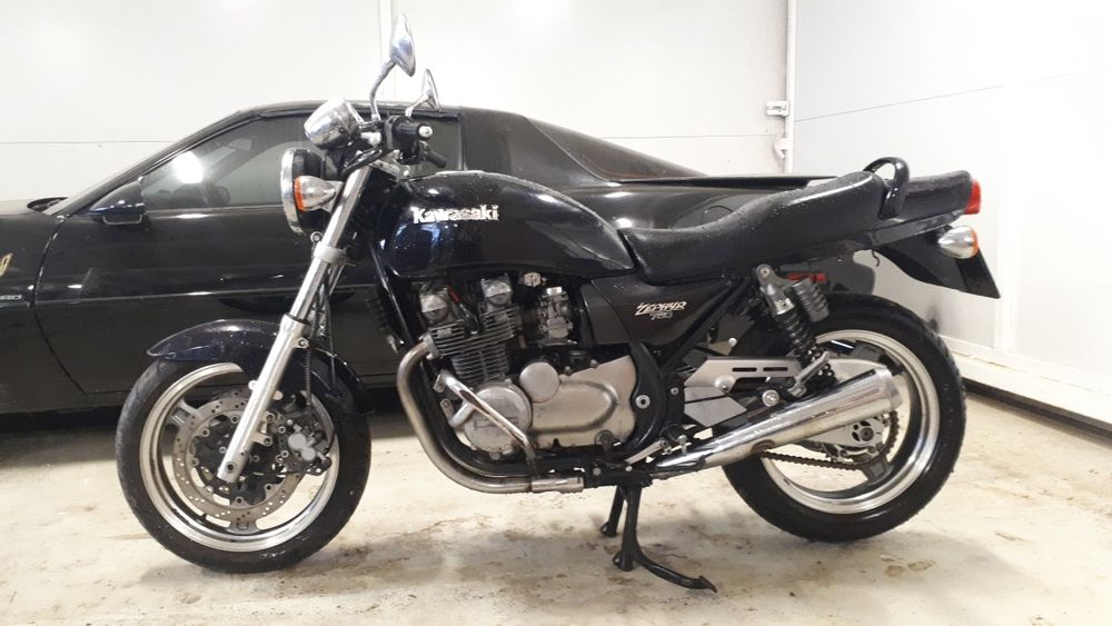 Kawasaki Zephyr 750, zamiana na W124, W210