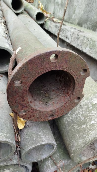 Азбестова труба з зовнішнім діаметром 200 мм та 100 мм