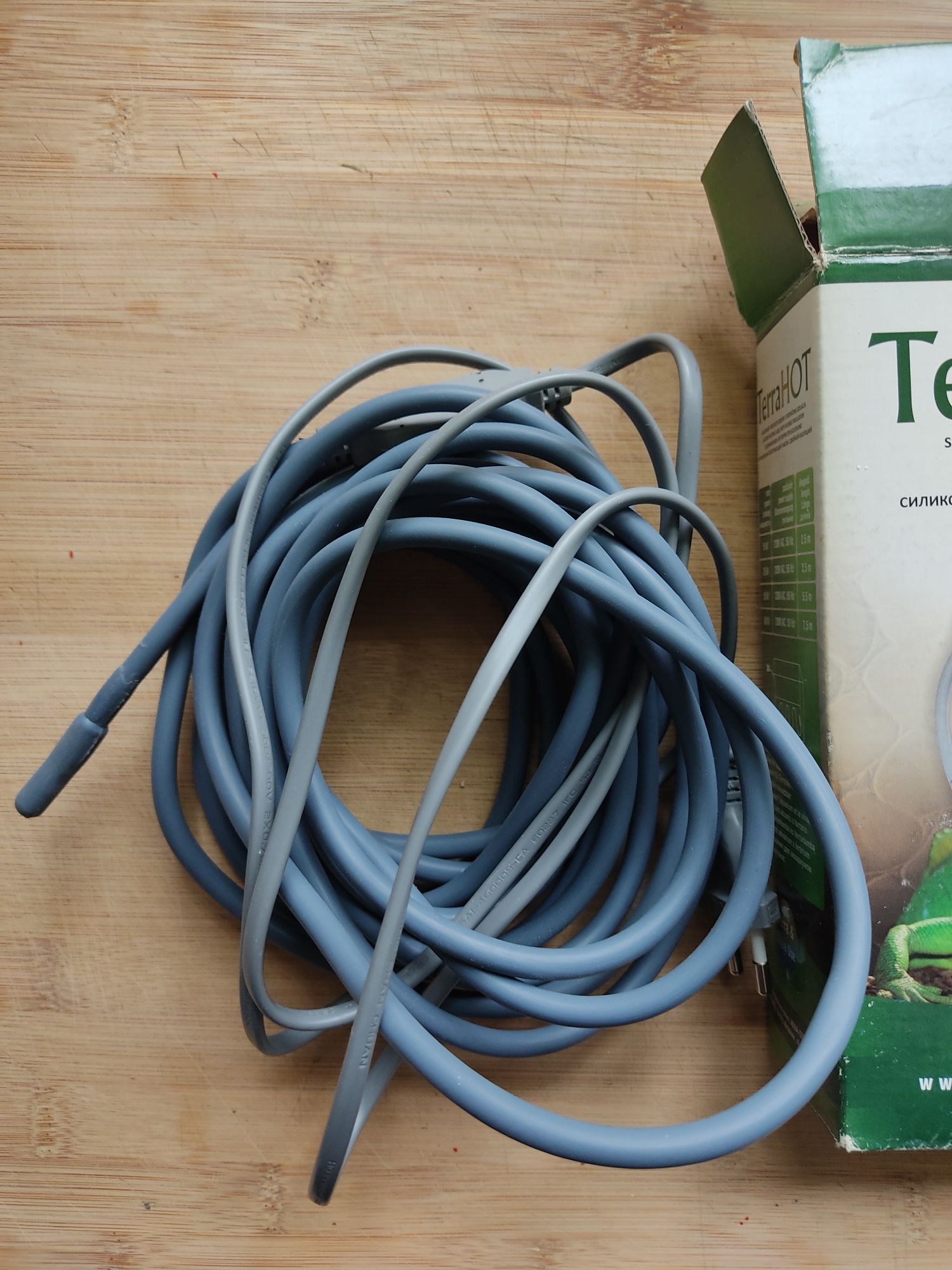 Kabel grzewczy 50w silikonowy terrarystyczny Aquaszut 5,5m