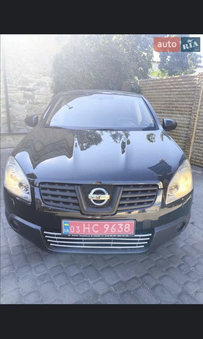 Продам  Черный паркетник  Nissan Qashqai !!!