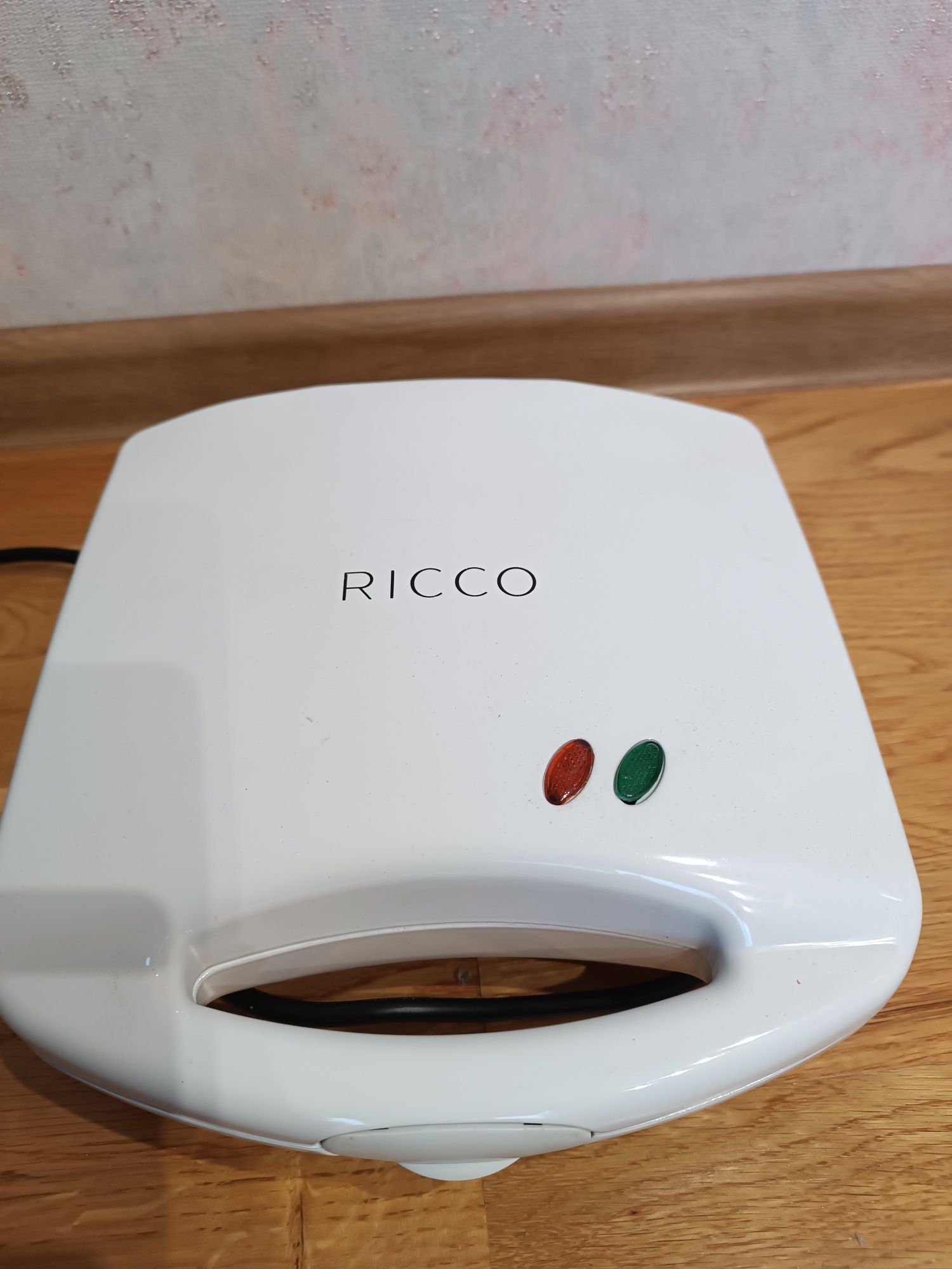 Вафельница Ricco