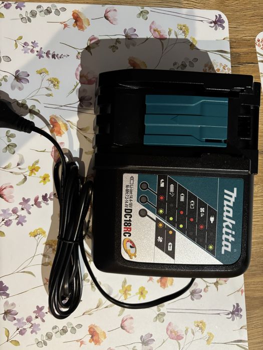 Ladowarka Makita DC18RC + bateria