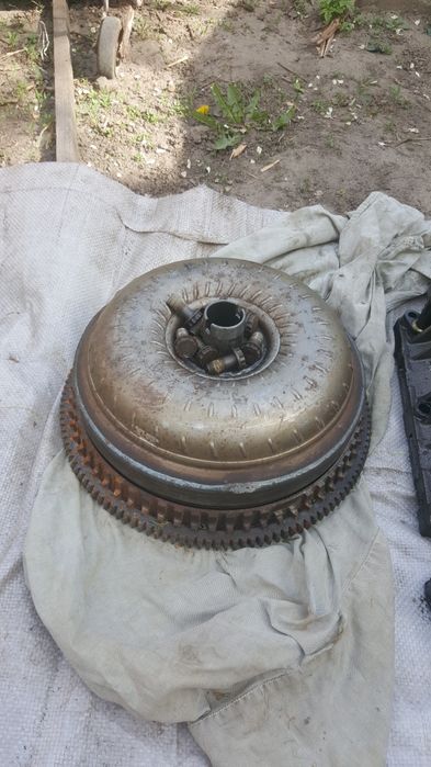 Запчасти до  Kia Karnival