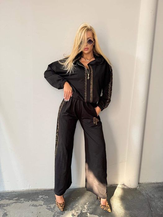 Elegancki komplet dres z cyrkoniami logo paparazzi