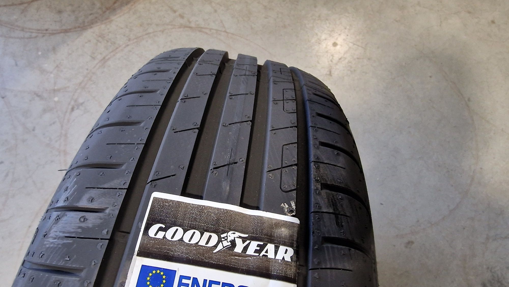 Nowe Opony Letnie Goodyear EfficentGrip Performance 92H 205/60R16 2024