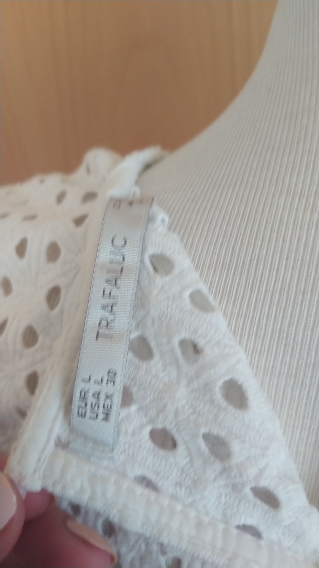 Blusa / Top bordado inglês - Zara