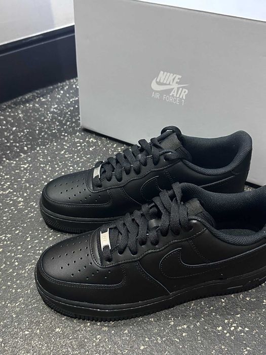 Buty meskie Trampk Nike Air Force 1 Low '07 Czarny R.37.5