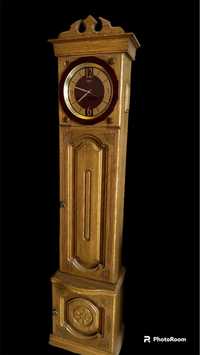Продам напольний деревʼяний годинник