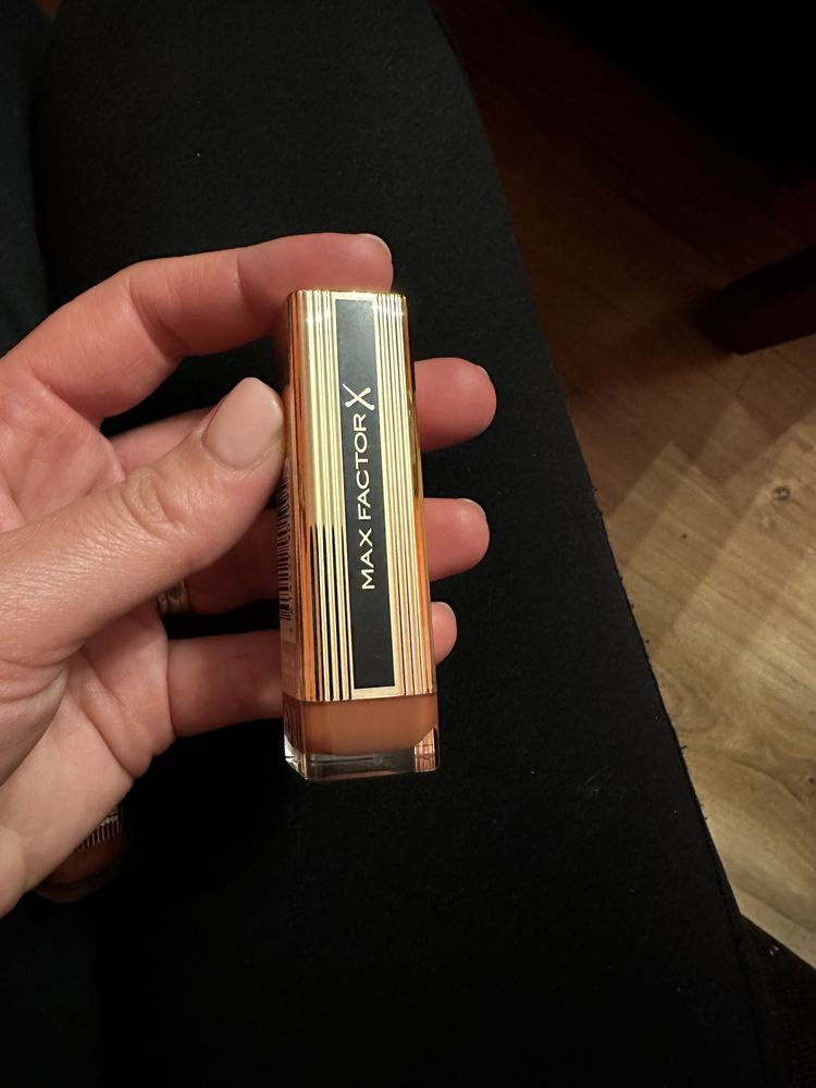 Max factor toasted almond 010 szminka