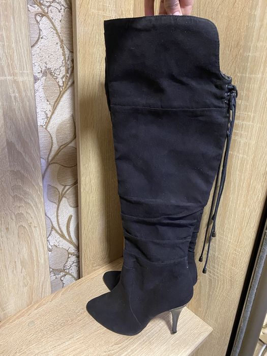 Замшеві ботфорти.