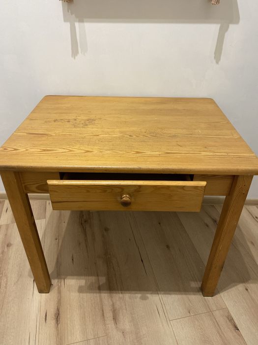Stół kuchenny sosnowy z szufladą