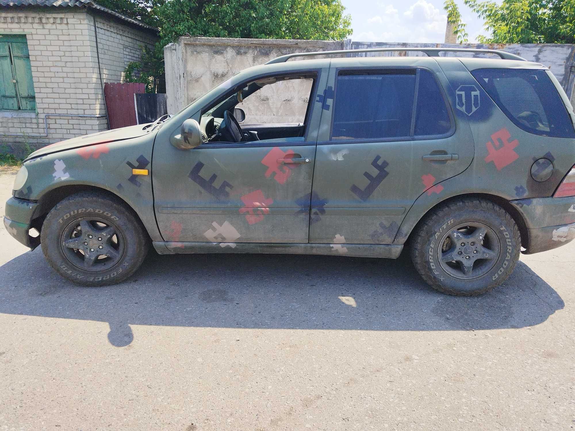 Mercedes ML270 2000 рік