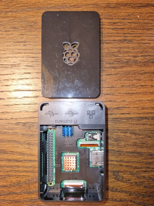 Raspberry pi 3 model B com starter kit, caixa e microSD