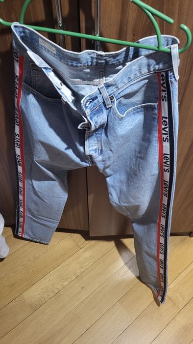 Levis Premium 501 з лампасами - Стильна класика!