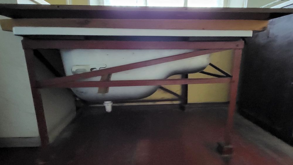 Здаю половину будинку