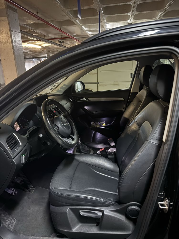 Audi Q3  -  2012