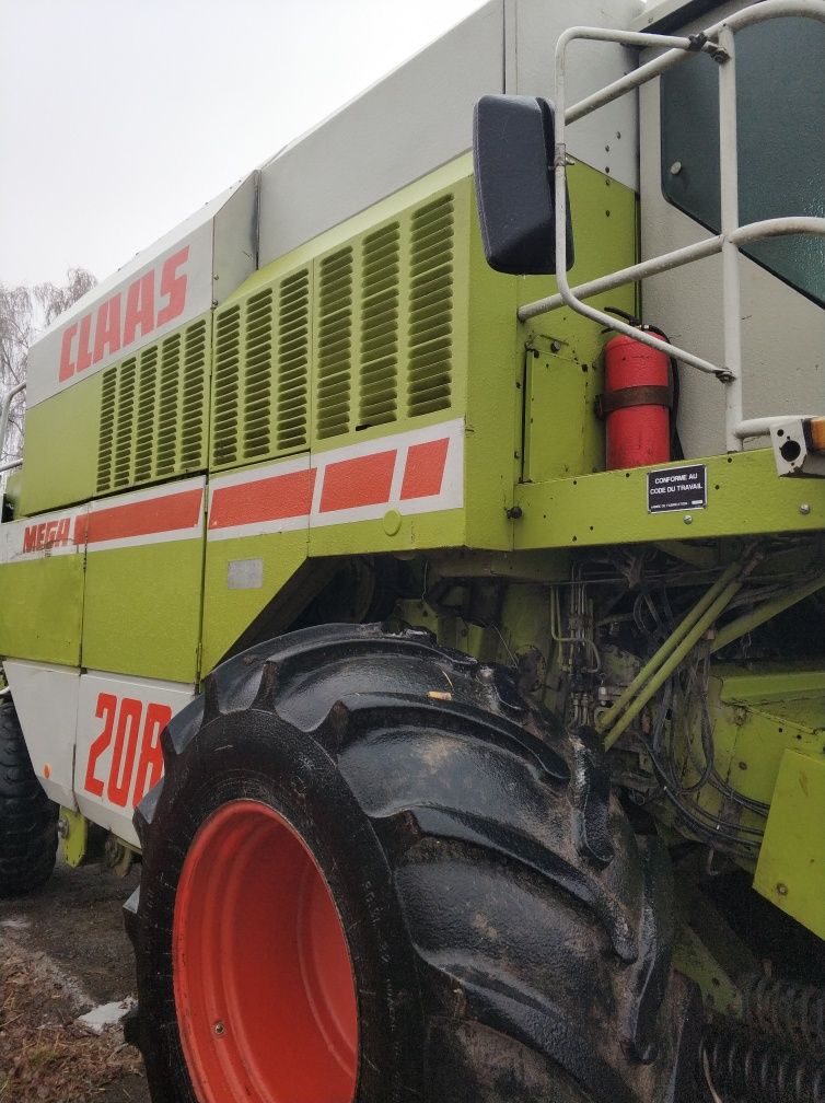 Продам  комбайн  Claas mega 208-1