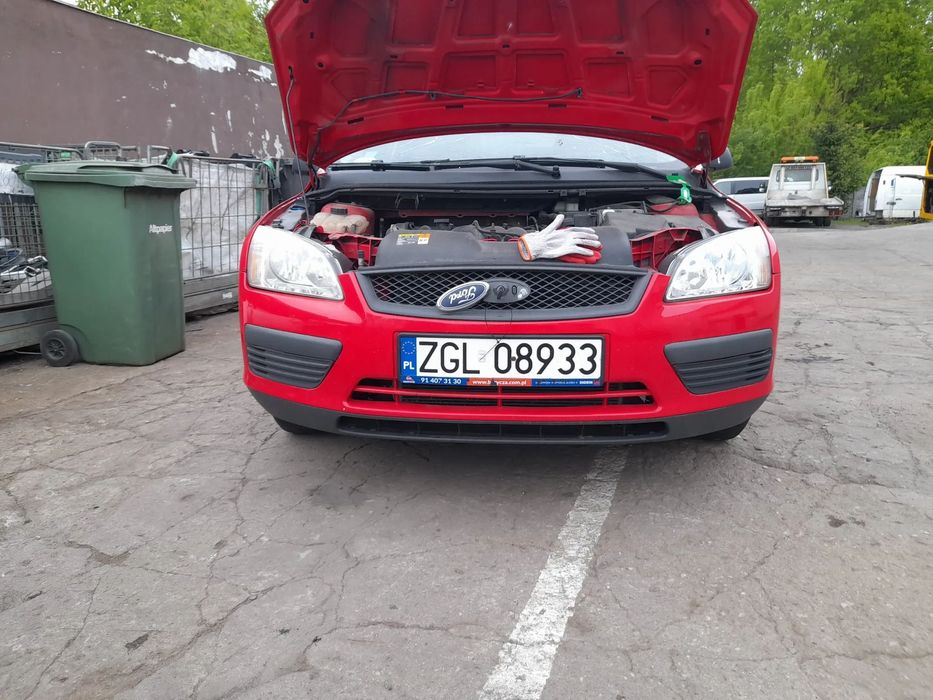 FORD FOCUS MK2  zderzak przedni C0
