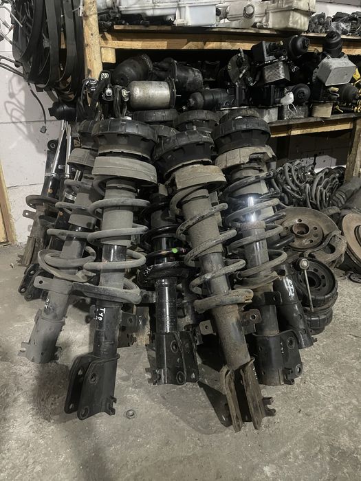 Амортизатор Стойка Стійка Renault Trafic 3 Opel Vivaro 2014+