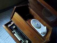 Radio gramofon marki Viola.