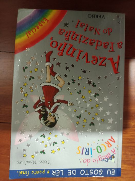 Vendo o livro Azevinho, a Fadazinha do Natal